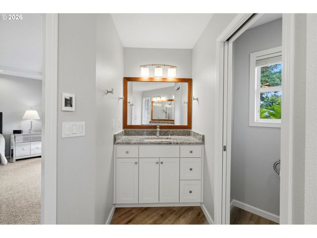 6137 HOGAN Dr, Keizer, OR 97303