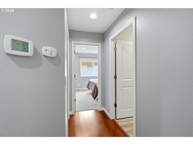6137 HOGAN Dr, Keizer, OR 97303
