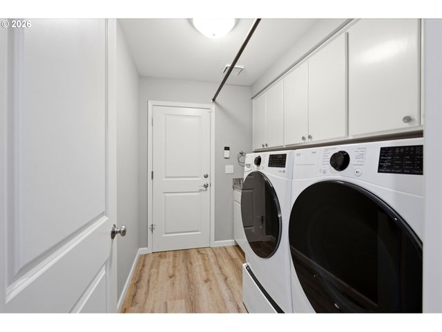6137 HOGAN Dr, Keizer, OR 97303