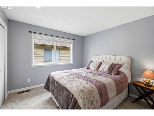 6137 HOGAN Dr, Keizer, OR 97303