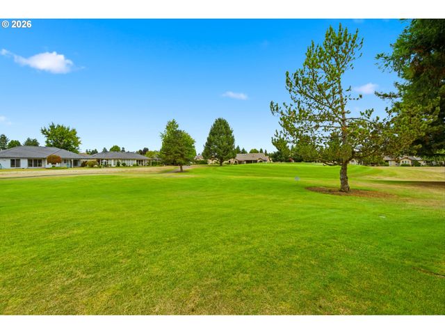 6137 HOGAN Dr, Keizer, OR 97303