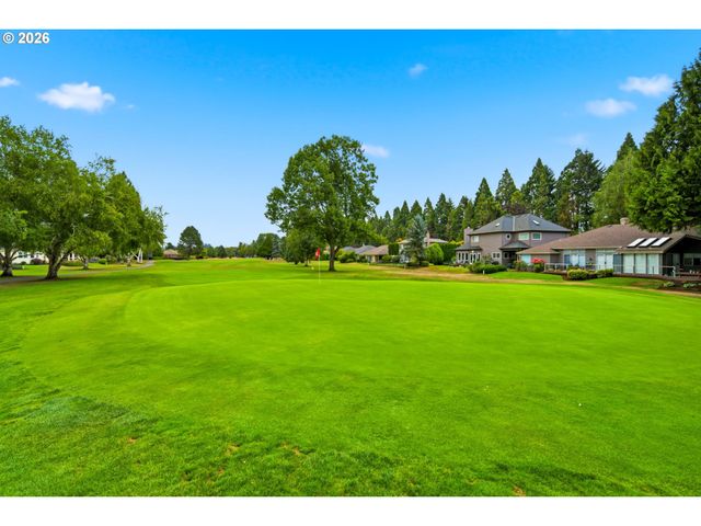 6137 HOGAN Dr, Keizer, OR 97303