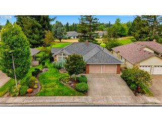 6137 HOGAN Dr, Keizer, OR 97303