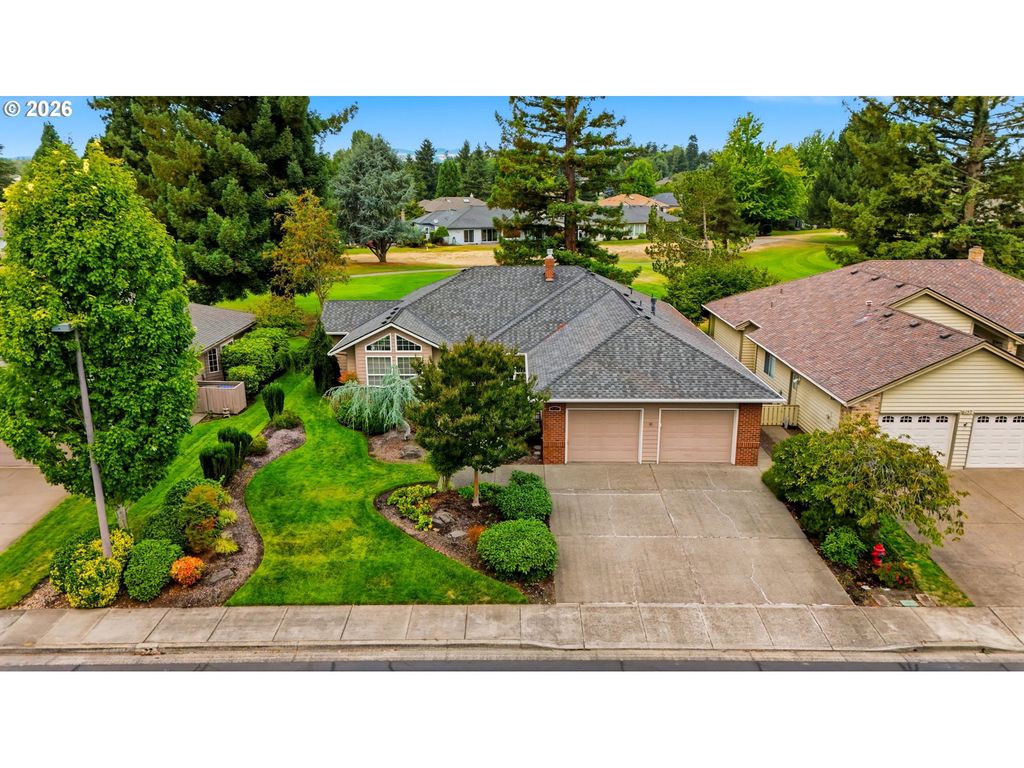 6137 HOGAN Dr, Keizer, OR 97303