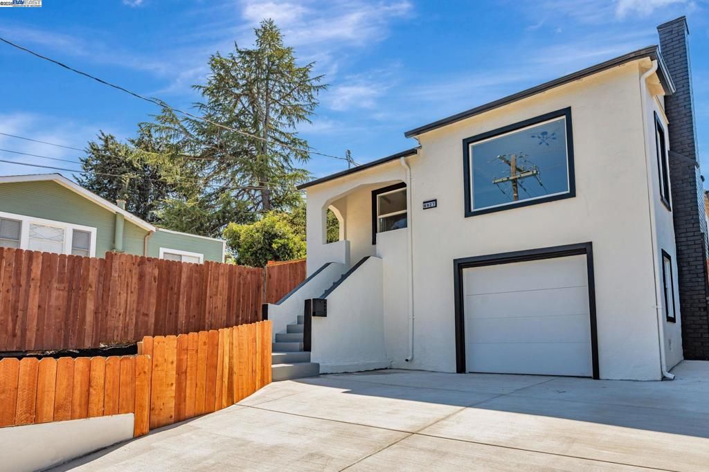 6927 Sunkist Dr, Oakland, CA 94605