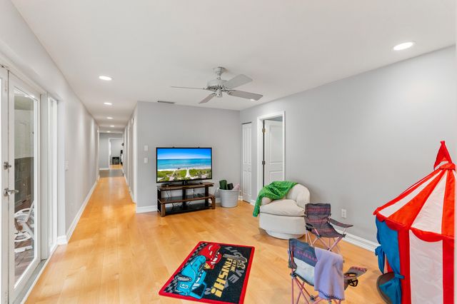 22829 Horse Shoe Way, Boca Raton, FL 33428
