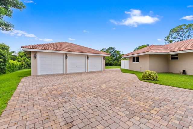 22829 Horse Shoe Way, Boca Raton, FL 33428