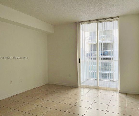 5085 NW 7th St 909, Miami, FL 33126