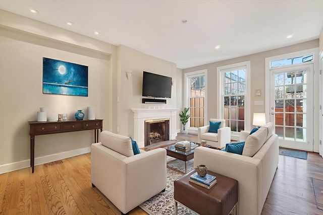 42 Clarendon Street 1, Boston, MA 02116