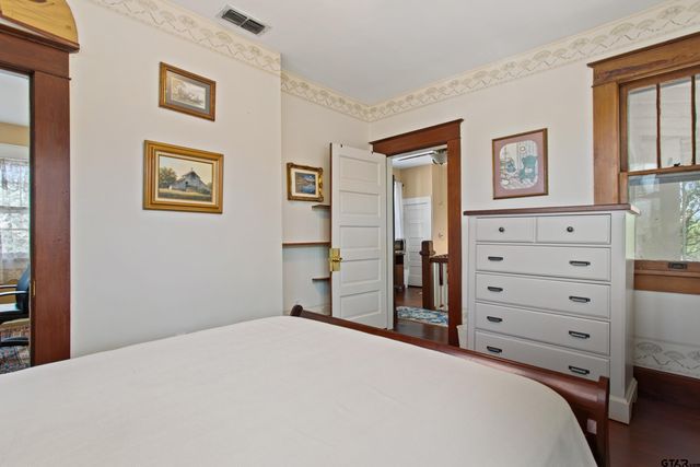 423 E Charnwood, Tyler, TX 75701