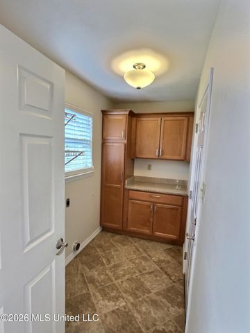 3910 Yosemite Drive, Ocean Springs, MS 39564