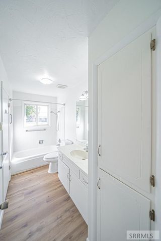 270 Eastview Drive, Idaho Falls, ID 83401