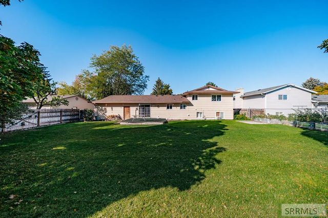 270 Eastview Drive, Idaho Falls, ID 83401