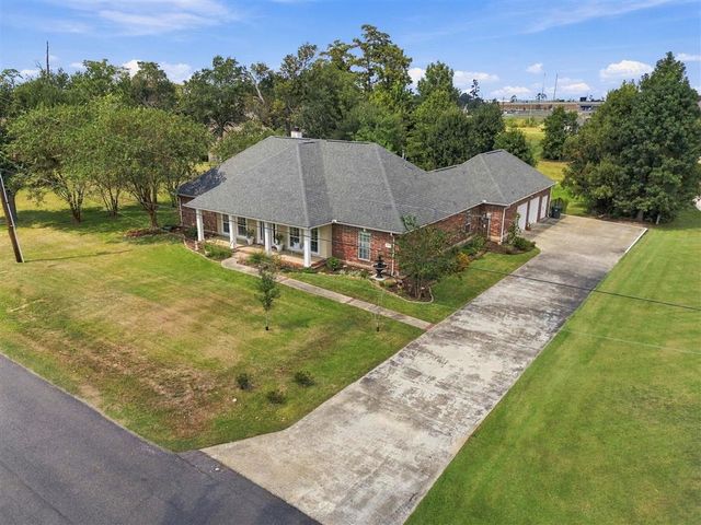2716 Magnolia Lane, Lake Charles, LA 70605