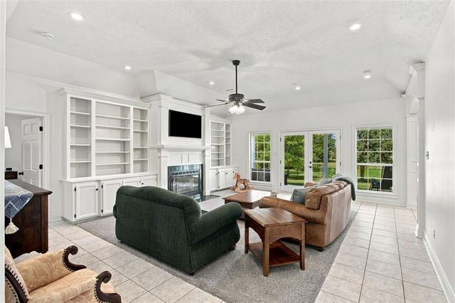 2716 Magnolia Lane, Lake Charles, LA 70605