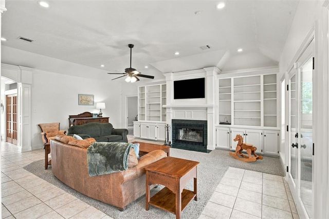 2716 Magnolia Lane, Lake Charles, LA 70605