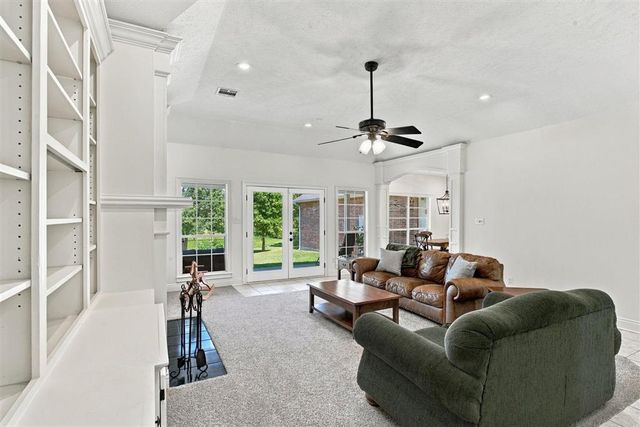 2716 Magnolia Lane, Lake Charles, LA 70605