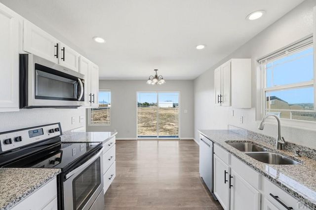 1169 E Canary Dr, Pueblo, CO 81007