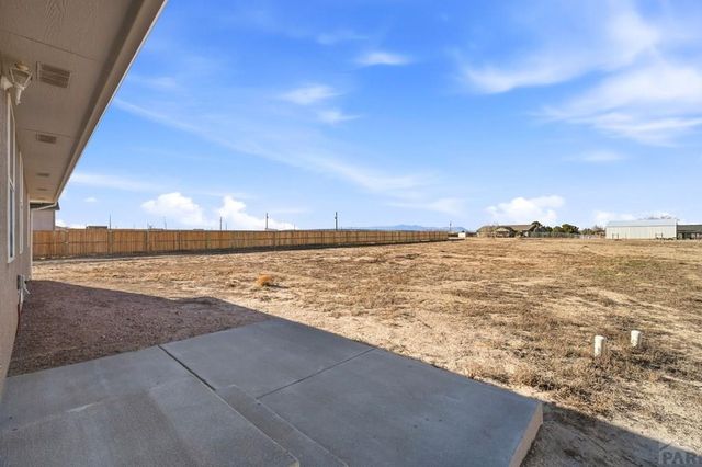 1169 E Canary Dr, Pueblo, CO 81007