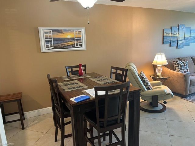 1085 Forest Lakes DR 8202, Naples, FL 34105