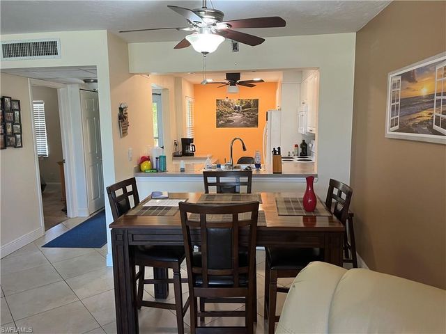 1085 Forest Lakes DR 8202, Naples, FL 34105