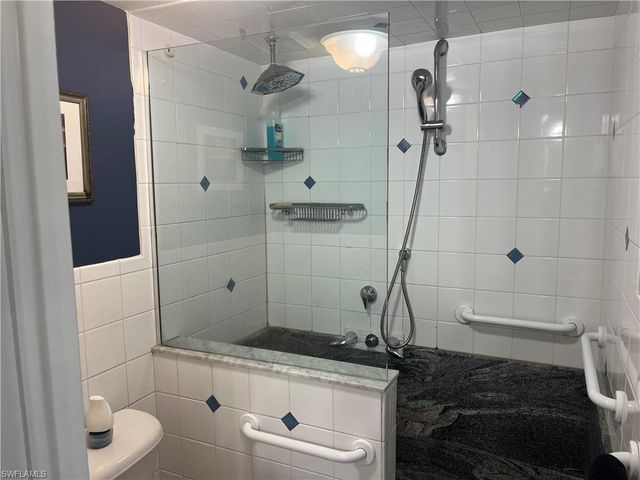 1085 Forest Lakes DR 8202, Naples, FL 34105