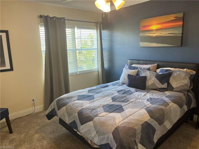 1085 Forest Lakes DR 8202, Naples, FL 34105