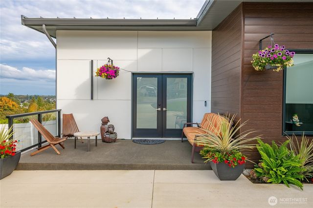 8068 Niska Road, Blaine, WA 98230