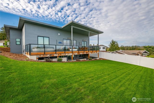 8068 Niska Road, Blaine, WA 98230