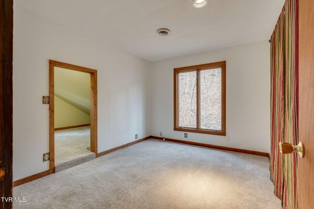 690 Buttermilk Road, Blountville, TN 37617