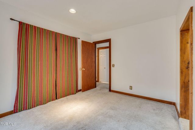 690 Buttermilk Road, Blountville, TN 37617