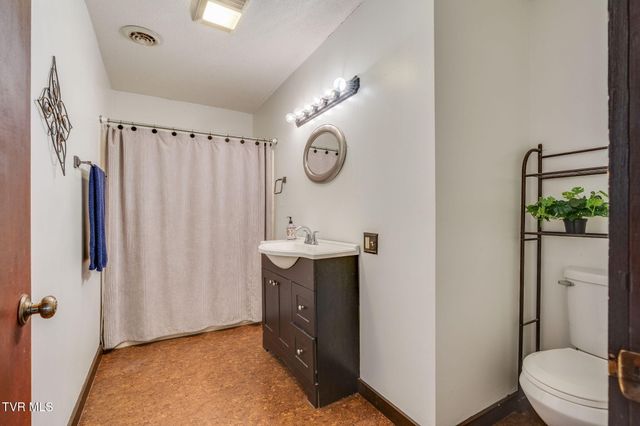 690 Buttermilk Road, Blountville, TN 37617