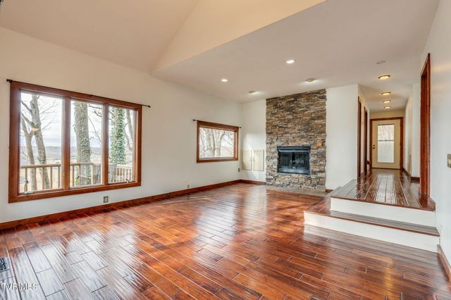 690 Buttermilk Road, Blountville, TN 37617