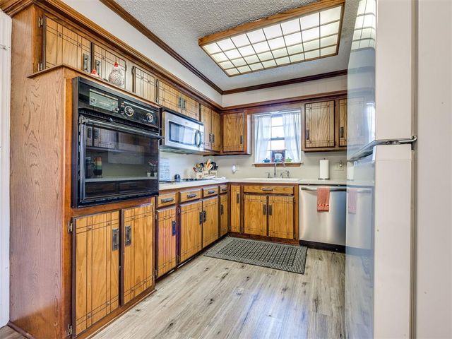 3204 W Woodlane Street, Midwest City, OK 73110