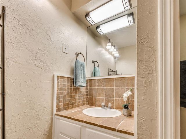 3204 W Woodlane Street, Midwest City, OK 73110