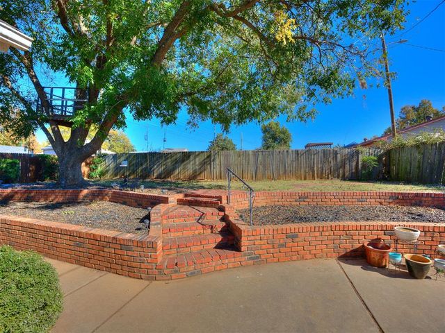 3204 W Woodlane Street, Midwest City, OK 73110