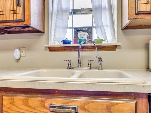 3204 W Woodlane Street, Midwest City, OK 73110