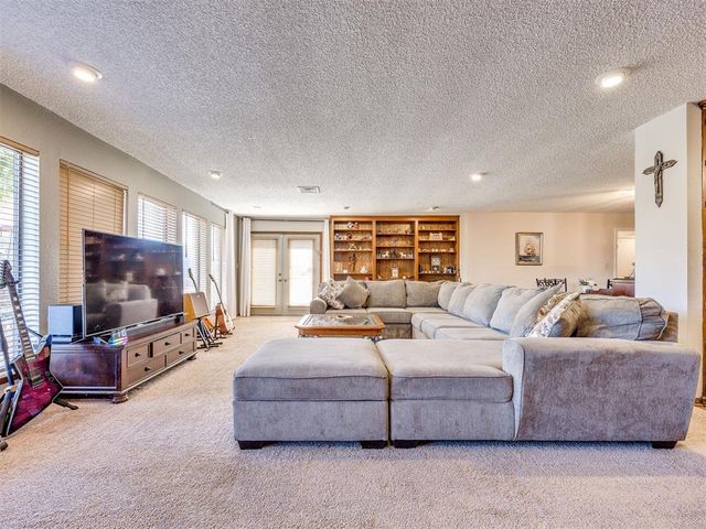 3204 W Woodlane Street, Midwest City, OK 73110