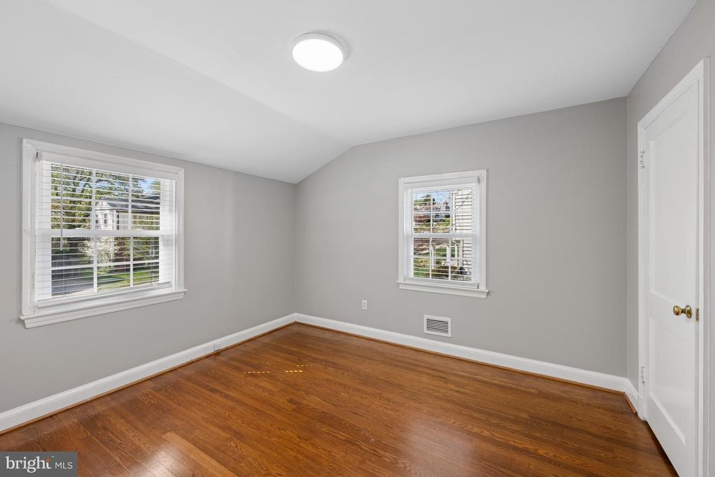 Image 15 of property listing at 9901 EDWARD AVE, Bethesda, MD 20814