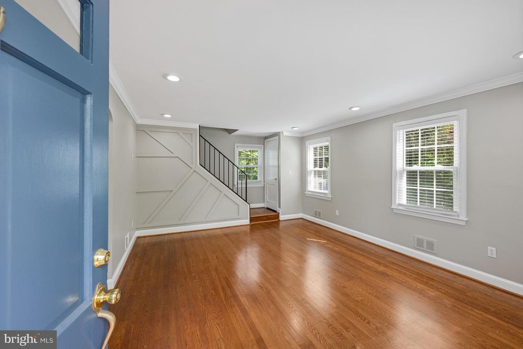 Image 3 of property listing at 9901 EDWARD AVE, Bethesda, MD 20814
