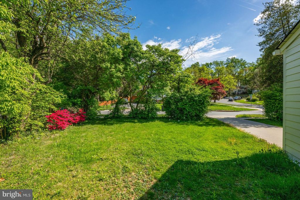 Image 30 of property listing at 9901 EDWARD AVE, Bethesda, MD 20814