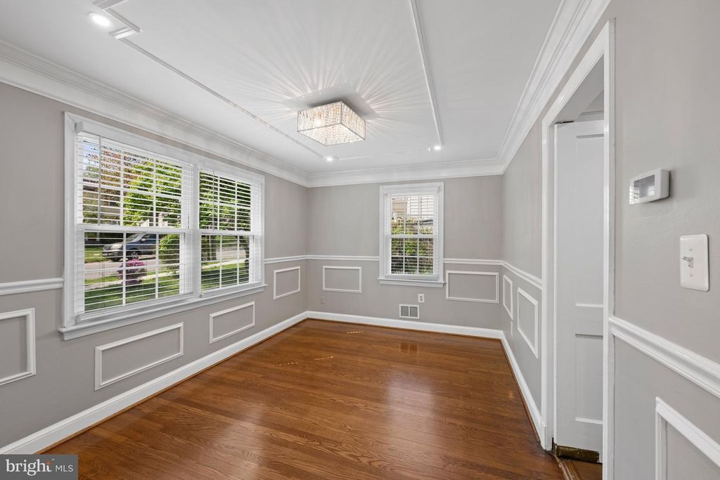 Image 5 of property listing at 9901 EDWARD AVE, Bethesda, MD 20814