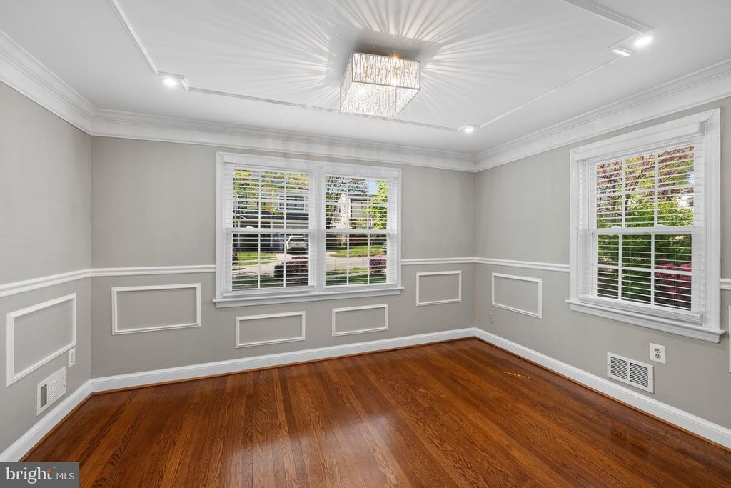 Image 6 of property listing at 9901 EDWARD AVE, Bethesda, MD 20814