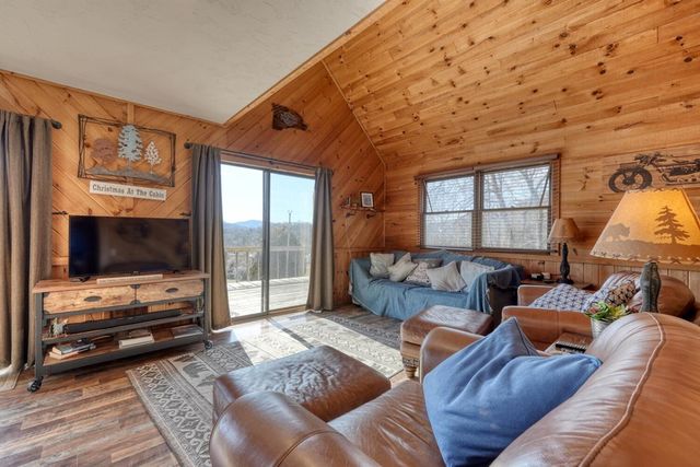 206 Ivy Knob Lane, Hayesville, NC 28904