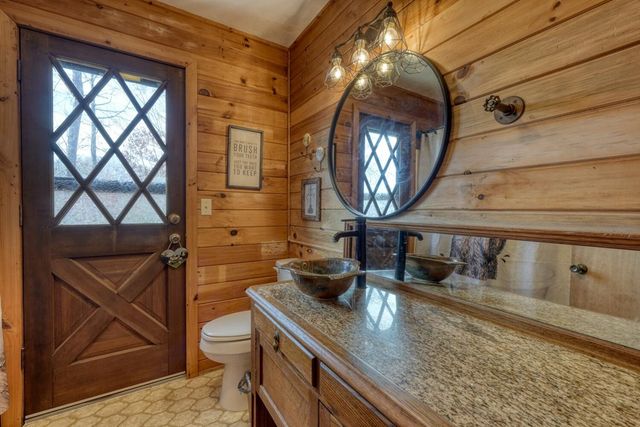 206 Ivy Knob Lane, Hayesville, NC 28904