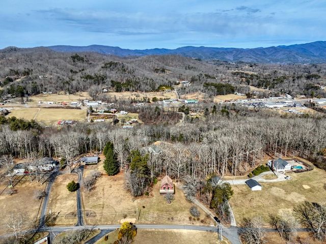 206 Ivy Knob Lane, Hayesville, NC 28904