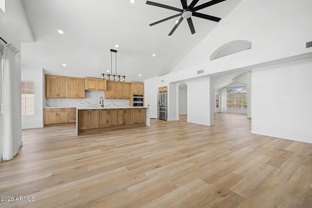 1426 E AMBERWOOD Drive, Phoenix, AZ 85048