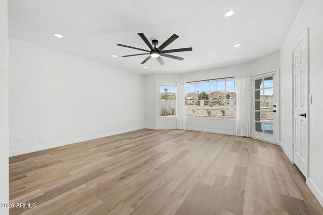 1426 E AMBERWOOD Drive, Phoenix, AZ 85048