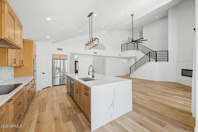 1426 E AMBERWOOD Drive, Phoenix, AZ 85048