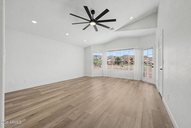 1426 E AMBERWOOD Drive, Phoenix, AZ 85048